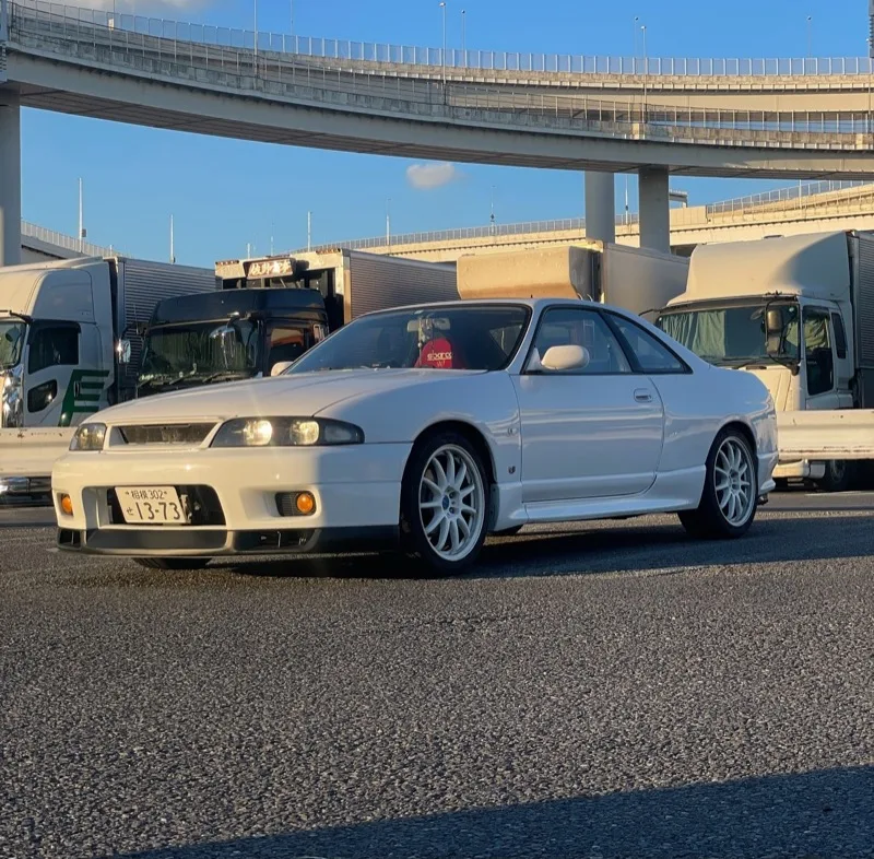 HIVE ECR33 Skyline in Japan